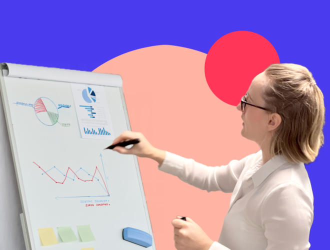 Tiimivalmentaja työssään.